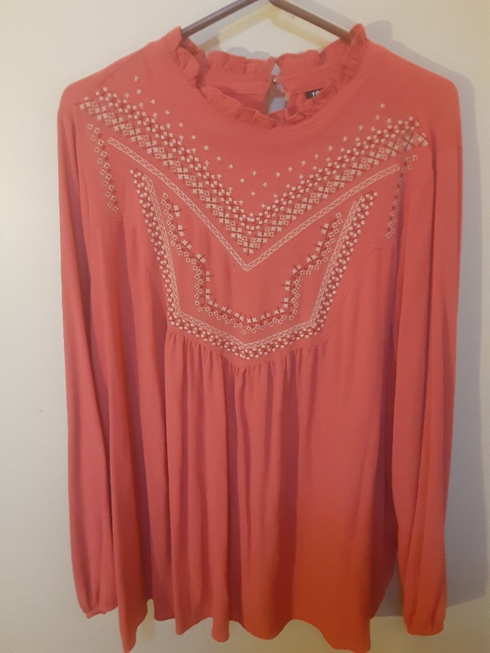 Torrid Coral Crinkle Cotton Blend Embroidered Peasant Blouse Sz 2/2X romantic
